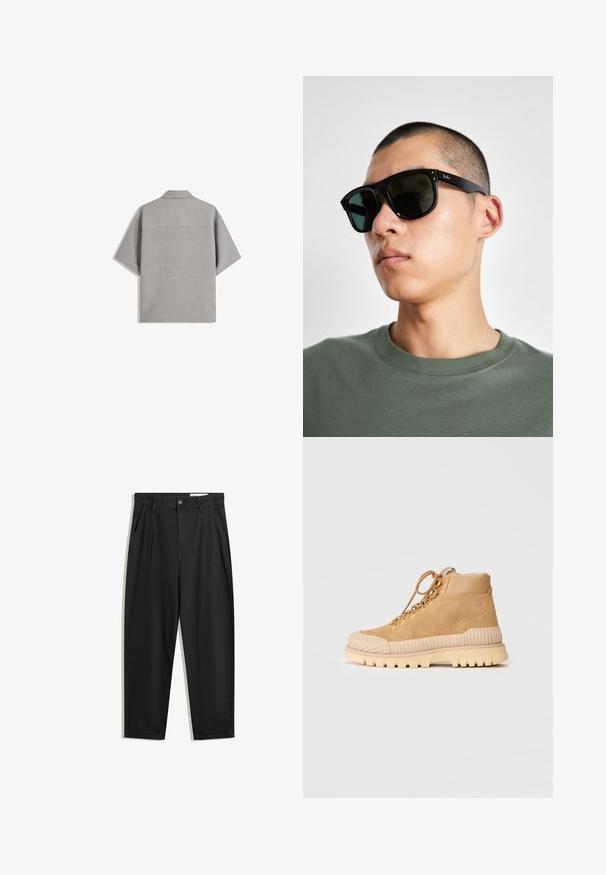 Bershka SHORT SLEEVE TAILORED - Hemd - dark grey; Schwarze Baumwollhose mit lockerem Schnitt, ausgestattet mit einem klassischen Bund, vorderen Falten und Seiten taschen. Glatte Textur ohne Muster.; Hellbeige Wildleder High-Top Sneaker mit einer gerippten Gummisohle, runder Zehenpartie und metallischen Ösen für die Schnürsenkel; ausgestattet mit einem weichen Innenfutter.; Schwarze rechteckige Sonnenbrille mit dunklen Gläsern, die eine markante Form und eine Markierung am Bügel aufweist. Getragen von einer Person in einem grünen Hemd.