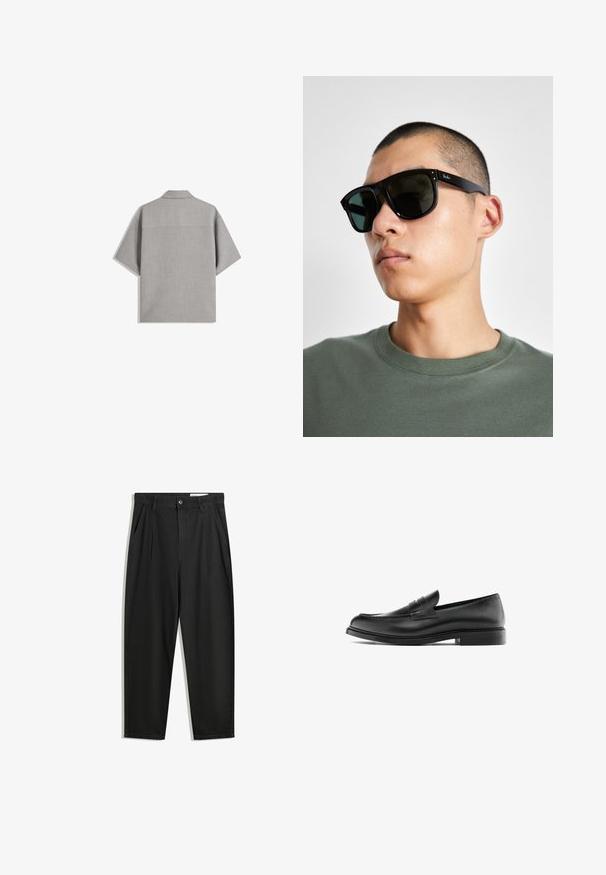 Bershka SHORT SLEEVE TAILORED - Hemd - dark grey; Schwarze Baumwollhose mit lockerem Schnitt, ausgestattet mit einem klassischen Bund, vorderen Falten und Seiten taschen. Glatte Textur ohne Muster.; Schwarzer Leder-Pennyloafer mit niedrigem Absatz, runder Zehenform und gesticktem Detail entlang des Oberleders, seitlich auf einem weißen Hintergrund dargestellt.; Schwarze rechteckige Sonnenbrille mit dunklen Gläsern, die eine markante Form und eine Markierung am Bügel aufweist. Getragen von einer Person in einem grünen Hemd.