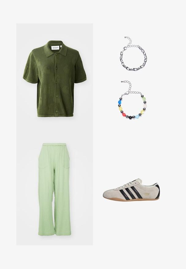 Polo shirt verde lavorato a maglia con maniche corte, caratterizzato da un pattern testurizzato di grandi cerchi e chiusura con bottoni.; Pantaloni a gamba larga verde chiaro con cintura elastica, tessuto testurizzato e due tasche frontali. Il design presenta una vestibilità rilassata.; Sneaker in suede con tomaia grigia, strisce nere e suola in gomma color cuoio. Presenta una chiusura con lacci e un dettaglio del logo dorato sul lato.; Bracciale in argento con maglie allungate sopra. Sotto, un bracciale colorato con perline nere, blu, verdi, gialle, rosse e trasparenti.