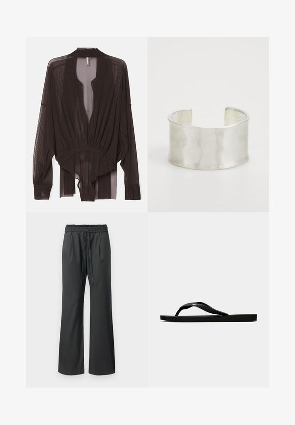 Črna prosojna bluzica z dolgimi rokavi, z gubanim pasom in odprtim sprednjim delom. Lahkotna tkanina z gladko teksturo in tekočo silhueto.; Črne široke hlače z elastičnim pasom in dolgimi vrvicami, prikazane na enobarvni beli podlagi.; Črne gumijaste japonke s teksturirano thong naramnico in preprostim ravnim podplatom, prikazane s strani na enobarvni svetli podlagi.; Zign Zapestnica - silver-coloured