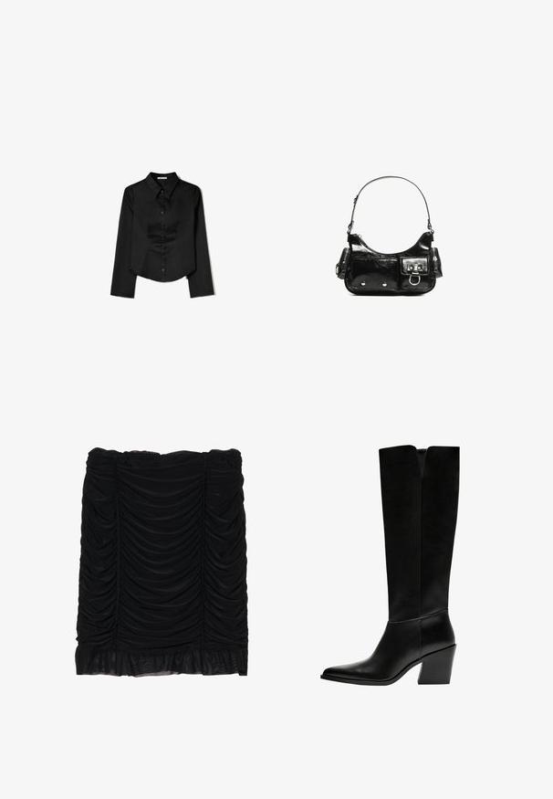 Svart långärmad skjorta i slätt tyg, med spetsig krage, framknappning och cropped nederkant med sidofrack.; Svart minikjol med samlad tyg, med en rynkad design och en volangkant. Tillverkad av mjukt material med en slät textur.; Svarta knästövlar i släthet läder, med spetsig tå, blockklack och ett V-format urtag högst upp.; Svart lackläderhandväska med en rundad form, en axelrem, framfickor och detaljer i silverfärg.