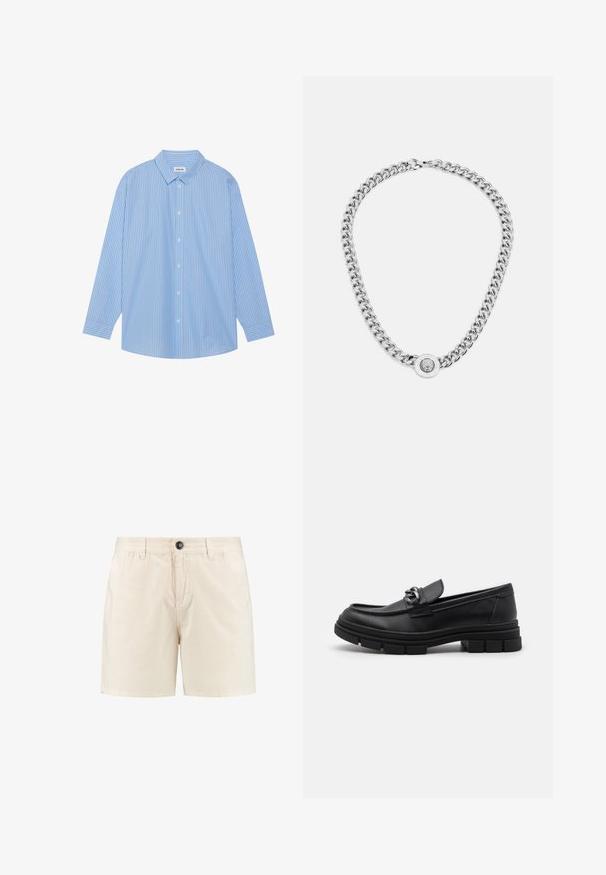 Plava i bijela prugasta košulja dugih rukava s klasičnim ovratnikom, dugmadi sprijeda i zaobljenim rubom. Izrađena od laganog materijala.; Bež pamučne kratke hlače s gumbom, elastičnom trakicom u struku i bočnim džepovima. Jednostavan dizajn sa ravnim krojem i bez vidljivih uzoraka.; Crne kožne mokasine s zaobljenim vrhom, dekorativnom trakom i hardverom, te masivnom teksturiranom potplatom. Glatka površina s suptilnim detaljima.; Srebrna lančana ogrlica s debelim karikama i središnjim okruglim privjeskom s složenim detaljima. Glatka, reflektirajuća metalna površina.
