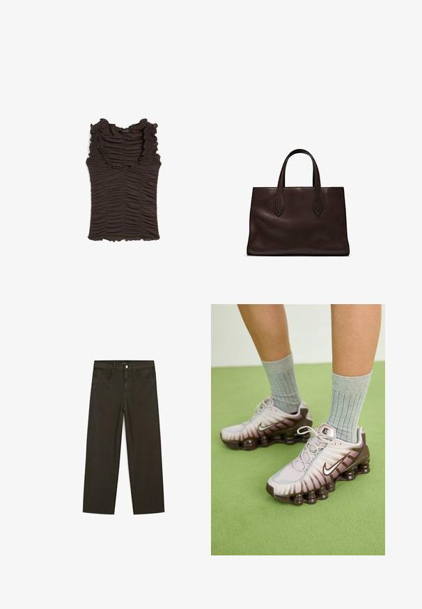 Hnědý bezrukávový top s volánovým dekoltem a nařaseným materiálem po celé ploše. Má přiléhavý střih a texturovaný povrch.; Tmavě zelené široké džínsy vyrobené z bavlněné směsi, s předním zapínáním na knoflík, pěti kapsami a klasickým denimovým stehem.; Nike tenisky ve světle růžové a hnědé barvě, s texturovaným svrškem, vrstveným designem a odpruženou podešví s viditelnými vzduchovými jednotkami.; Hnědá kožená taška přes rameno s dvěma dlouhými uchy, strukturální obdélníkový tvar, hladká textura a jemné švy.