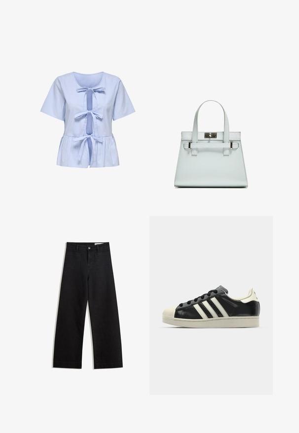 Gestreepte blouse met korte mouwen in lichtblauw en wit, met een ronde hals, gestrikte sluiting aan de voorkant en een peplum-zoom. Zachte katoenen stof.; Zwarte denim broek met wijde pijpen en een hoge taille, voorzien van voor- en achterzakken, gestikte naden en een knoopsluiting. Gladde textuur.; Zwarte leren sneaker met witte strepen, rubberen teenbescherming, zwarte veters en een crèmekleurige loopzool. Glad oppervlak met een glanzende afwerking.; Lichtblauwe handtas met gestructureerd ontwerp, twee handvatten en een zilverkleurige slot. Getextureerd materiaal en scherpe hoeken.