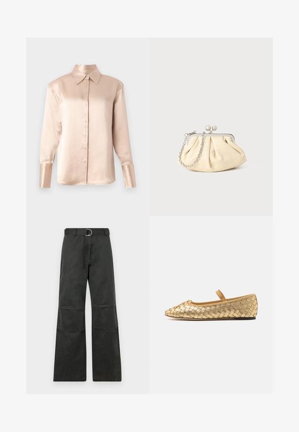Satin blouse in zacht beige met een klassieke kraag, lange mouwen, knoopsluiting aan de voorkant en een licht oversized pasvorm. Gladde textuur, minimale details.; Zwarte wijde broek met een middelhoge taille, voorzien van een riem met een zilveren ronde gesp, en afgewerkt met kniestukken.; Loeffler Randall LEONIE SOFT BALLET FLAT - Ballerina's met enkelbandjes - gold; Geplooide beige leren clutch met een zilveren metalen frame, voorzien van twee ronde decoratieve sluitingen en een zilveren kettingriem.