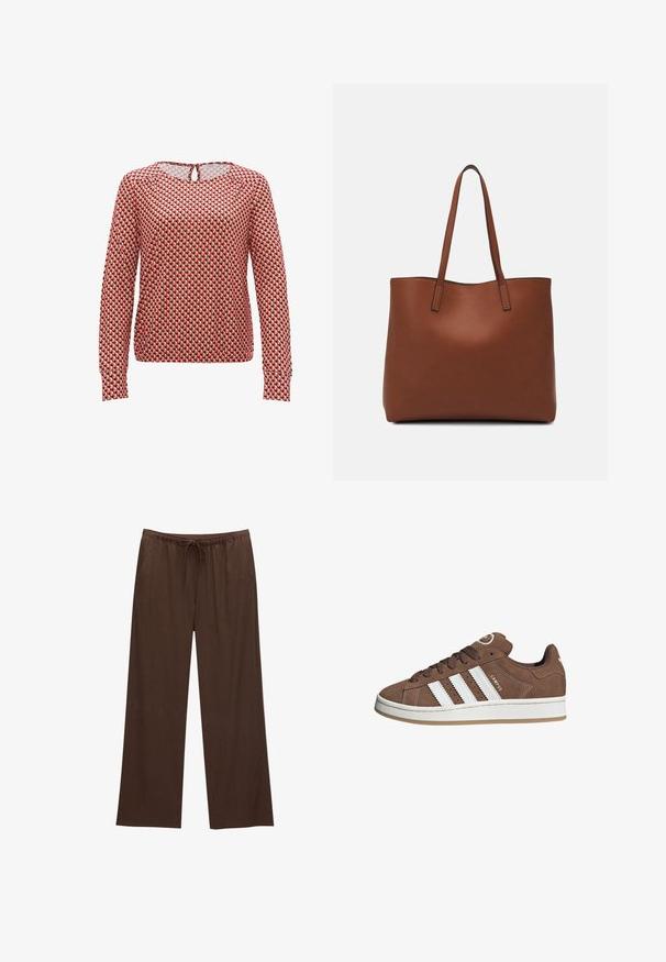 Langärmlige Bluse mit einem geometrischen Muster in Rot, Schwarz und Creme, mit rundem Ausschnitt und einer Schlüssellochöffnung auf dem Rücken. Hergestellt aus leichtem Stoff.; Braune weite Hosen aus weichem Stoff, mit einem elastischen Bund und Kordelzug sowie zwei Seitentaschen.; Braune Wildledersneaker mit weißen Lederstreifen, Gummisohle, gerundetem Zehenbereich und Schnürung. Mit einem Logo auf der Zunge und perforierten Akzenten.; Braune Leder-Tote mit glatter Textur, offenem Oberteil und zwei Schulterriemen. Verfügt über minimale Nähte und keine sichtbaren Beschläge.