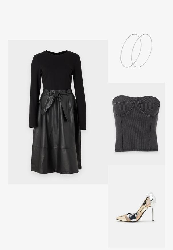 Černý top bez ramínek vyrobený z žebrované tkaniny, s vypasovaným střihem, zakřivenými švy a hladkou texturou. Bez viditelných zapínání nebo ozdob.; Černý dlouhý rukáv top doplněný černou sukní z umělé kůže s uvázaným páskem a hladkým, lesklým povrchem.; Lodička s špičatou špičkou a kombinací stříbrné, zlaté a tělové barvy. Lesklý povrch s vykrojeným designem, s jehlovým podpatkem.; Stříbrná kovová taška s měkkým, zaobleným tvarem a uzávěrem s uzlem. Vyrobena z hladké umělé kůže.; Stříbrné kruhové náušnice s minimalistickým designem. Kruh, hladký povrch a tenký profil. Lehká konstrukce s lesklým povrchem.