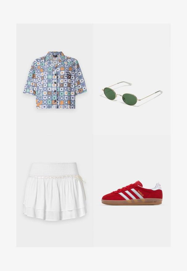 Kratka majica s gumbom s cvetnim vzorcem v modri, oranžni, zeleni in beli barvi. Narejena iz lahkotnega blaga, ima taborni ovratnik.; Bela večerna krila s elastiko v pasu, ki ima teksturiran smock in dekorativni trak. Bombažna tkanina.; Rdeči semišniki z belo tridoločeno zasnovo in zlatim besedilom "Gazelle". Imajo gumo podplat in texturiran petni del.; Sončna očala z zlatim okvirjem, zelenimi ovalnimi lečami in tankimi kovinskimi ročaji. Imajo prozorne plastične konice na ročajih za udobje.; Tkanina iz slame s kožnimi detajli v rjavi barvi, dva ročaja in snemljiv trak. Ukrojena oblika z trdnim dnom.