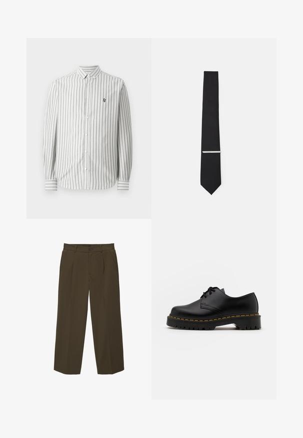 Overhemd met verticale grijze en witte strepen. Lange mouwen, standaard kraag en een klein logo op de linkerkant van de borst. Katoenen materiaal.; Bruine, losse vouwbroek gemaakt van zachte stof met een vlakke voorkant, zijzakken en een knoopsluiting in de taille. Eenvoudig ontwerp zonder patronen.; Zwarte leren veterschoen met een ronde neus, getextureerde rubberen zool en gele stiksels rond de basis. Plat ontwerp en een gladde afwerking.; Zwarte vlinderdas van gladde stof, met een smalle breedte en een zilveren stropdasclip die het ontwerp accentueert.
