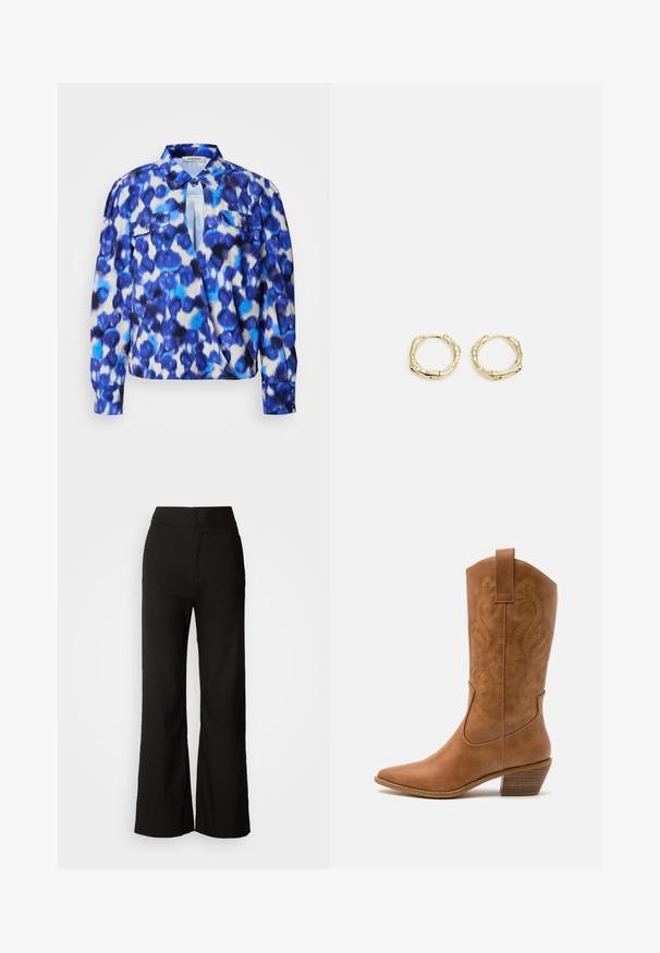 Camicia a maniche lunghe con un motivo astratto blu e bianco, dotata di colletto, due tasche frontali e polsini con bottone. Realizzata in tessuto leggero.; Pantaloni neri a gamba larga con texture liscia, vita alta e design semplice. Nessuna tasca visibile o decorazioni.; Stivale cowboy in pelle marrone chiaro con punta affusolata, modelli ricamati a spirale sull'asta e tacco a blocco impilato. Presenta una linguetta per una facile calzata.; Orecchini a cerchio in oro con una forma irregolare e texture. Presentano una chiusura senza giunture e una finitura superficiale lucida, che enfatizza un design moderno.