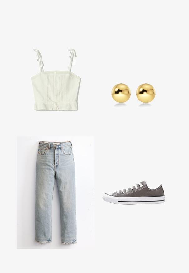 Weißes Baumwoll-Crop-Top mit verstellbaren Krawattenträgern, Knopfleiste, gefältetem Design und Spitzeneinsatz am Saum. Glatte Textur, leichtes Material.; Helle blaue Jeans mit geradem Bein, ausgestattet mit einem ausgefransten Saum, kupfernen Nieten und einem klassischen Fünf-Taschen-Design.; Graue Leinensneaker mit weißer Gummisohle, schwarzem Streifen und Metallösen. Verfügt über eine runde Zehenpartie, ein tief geschnittenes Design und strukturstoff.; Goldfarbene, kugelförmige Ohrringe mit einer glänzenden, reflektierenden Oberfläche. Das Design ist schlicht und glatt, was einen modernen, minimalistischen Look erzeugt.