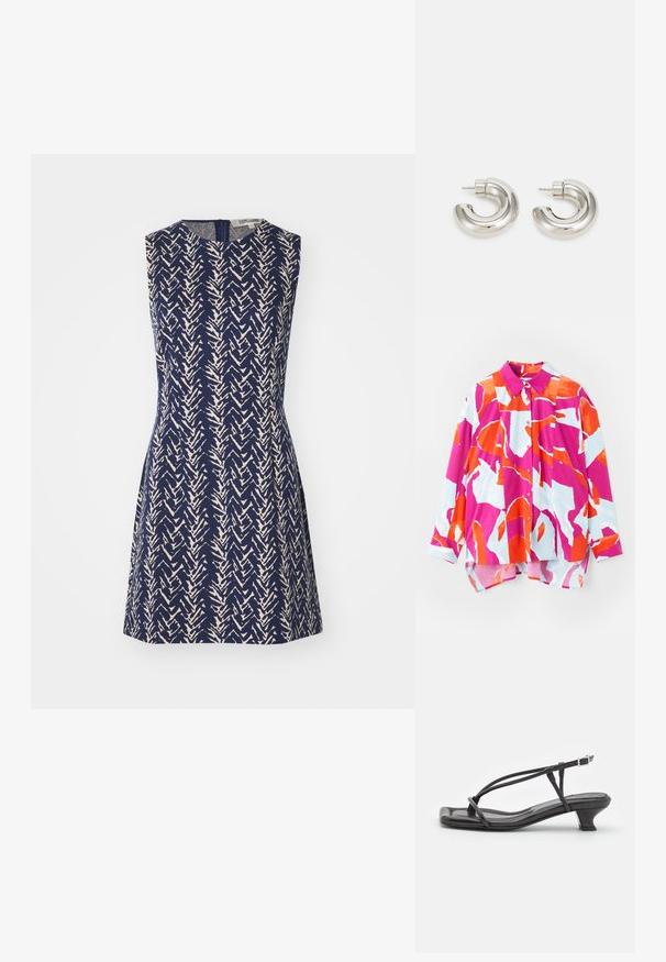 Overhemd met knopen en een kleurrijk abstract patroon in roze, oranje en lichtblauw. Gemaakt van gladde stof met een kraag en lange mouwen.; Mouwloze jurk van navy stof met een roomkleurig zigzagpatroon, voorzien van een ronde halslijn en een ritssluiting aan de achterkant. A-lijn silhouet.; Zwarte leren sandaal met dunne banden, lage blokhak en vierkante neus. Heeft een gespsluiting en een zachte textuur.; Zilverkleurige hoepeloorbellen met een glad, gebogen ontwerp en een gestructureerd oppervlak, met een stud voor bevestiging.