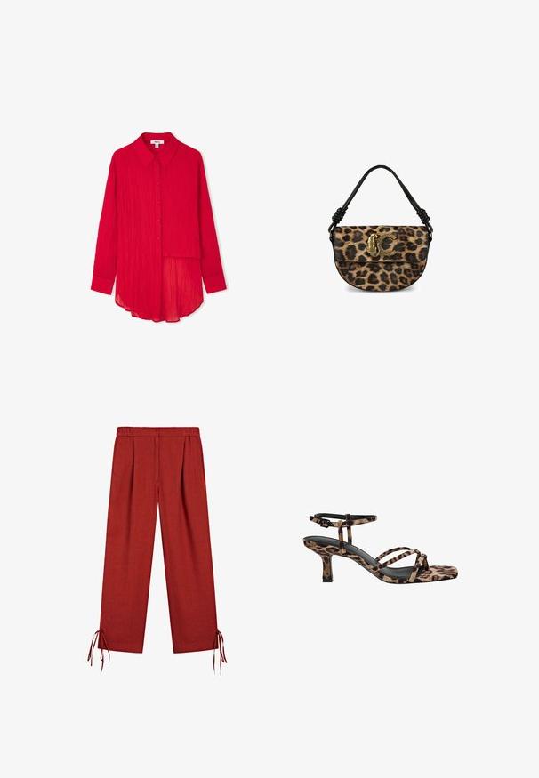 Rotes, zerknittertes Stoffhemd mit spitzem Kragen, vorderen Knöpfen, langen Ärmeln und abgerundetem Saum. Verfügt über eine asymmetrische Überlagerung an der Vorderseite.; Rote weite Hosen mit elastischem Bund und Kordelzügen am Saum, aus leichtem Stoff gefertigt.; Leopardenmuster Absatzsandalen mit Quadratzehen, mehreren Riemen und einem mittelhohen Absatz. Hergestellt aus weichem Textilmaterial.; Umhängetasche im Leopardenmuster mit einem schwarzen Ledergriff, ausgestattet mit einem Logo-Akzent in Gold. Strukturiertes Material und rundliche Form.