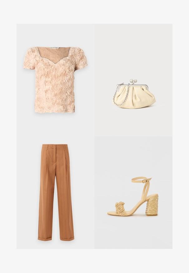 Ida Sjöstedt LOUISE - Bluse - light beige; Braune Nadelstreifenhose mit maßgeschneidertem Design, versehen mit Falten, geradem Schnitt und umgeschlagenem Saum. Hergestellt aus einem glatten Stoff.; Beige High-Heel-Sandale mit geflochtener Textur, dekorativer Blume und Knöchelriemen. Der quadratische Absatz sorgt für Stabilität.; Faltige beigefarbene Ledertasche mit einem silbernen Metallrahmen, ausgestattet mit zwei runden dekorativen Verschlüssen und einem silbernen Kettenriemen.