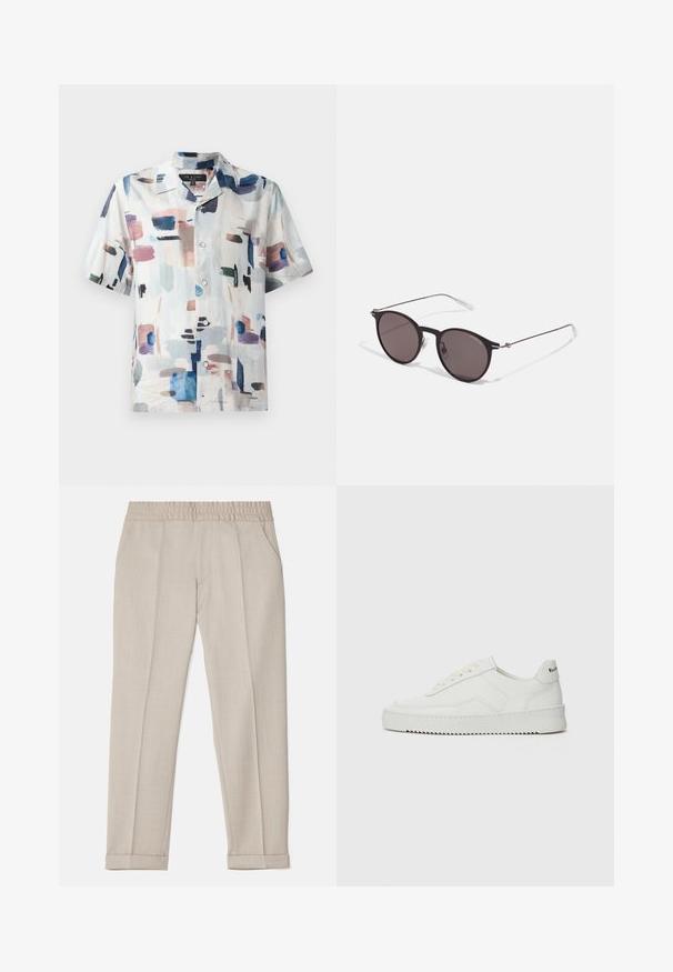 Korteærmet skjorte med knapper i let stof, der har et abstrakt mønster i pasteller og dyb blå på en hvid baggrund.; Filippa K TERRY CROPPED TROUSERS - Bukser - sage melange; Hvide lædersneakers med en glat overflade, rund tå, flade snørebånd og en tekstureret sål. Har et diskret logo på hælen.; Sorte runde solbriller med mørke linser og slanke metalarme. Inkluderer klare tempeltips og sølvdetaljer ved hængslet. Minimalistisk design.