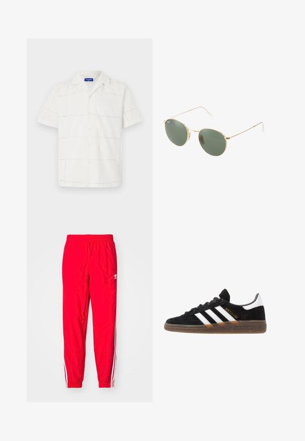 Bílá košile s krátkými rukávy vyrobená z látky s texturovaným mřížkovým vzorem. Má límec a zapínání na knoflíky, s jemnými detaily v prošívání.; Bílé bavlněné tričko s kulatým výstřihem, krátkými rukávy a volným střihem. Má jednoduchý design bez vzorů nebo akcentů.; Červené sportovní kalhoty s elastickým pasem, bílé pruhované detaily po stranách a malé bílé logo na levém stehně.; Černé tenisky Adidas se bílými pruhy, zlatým textem "Spezial", gumovou podešví a bílou patní částí, zobrazené v bočním pohledu.; Sluneční brýle s metalickým zlatým rámem a zelenými skly, kulatého tvaru, s tenkými stranami a bílými plastovými akcenty na koncích ramen.