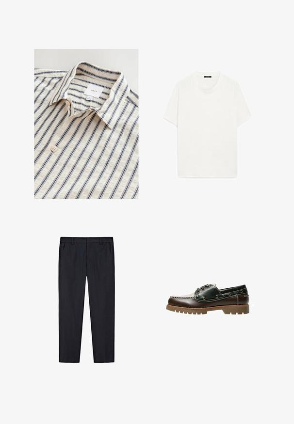 Biała koszula w niebieskie pionowe paski, z zagiętym kołnierzykiem, zapinana na guziki i z teksturowanego materiału. Widoczna metka marki wewnątrz.; Biała koszulka z krótkim rękawem, okrągły dekolt, miękka tekstura, prosty krój, minimalistyczny design, bez widocznych wzorów czy akcentów.; Czarne spodnie proste z elastycznym pasem, pętelkami na pasek i bocznymi kieszeniami, wyłożone na białym tle.; Brązowe i zielone skórzane buty żeglarskie z białą nićką, okrągłymi sznurowadłami i teksturowaną gumową podeszwą. Trwała konstrukcja z metalowymi oczkami.