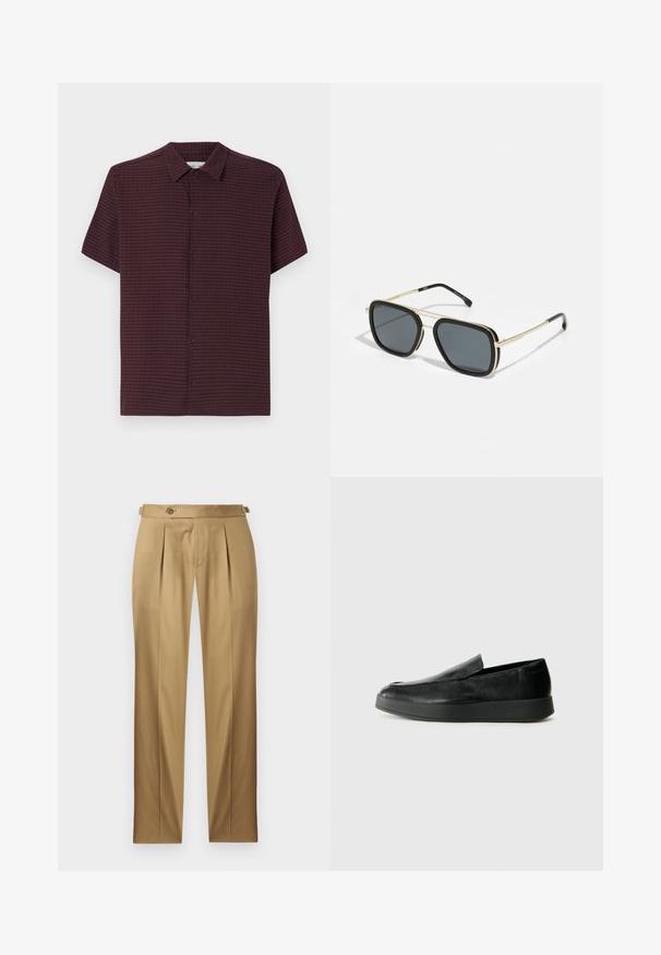 Camicia a maniche corte in tessuto testurizzato di un borgogna scuro con chiusura frontale a bottoni e un discreto motivo a quadri. Presenta un colletto classico e una vestibilità rilassata.; Pantaloni beige con vestibilità dritta, caratterizzati da pinces, chiusura con bottone e passanti per cintura. Tessuto liscio con un aspetto pulito e sartoriale.; Calvin Klein HYBRID CUP - Scarpe senza lacci - triple black; Occhiali da sole neri e oro con forma quadrata, montatura metallica, lenti grigio scuro e punte delle aste nere. Presentano un design a doppio ponte.
