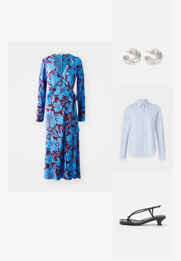 ASPESI CAMICIA - Košilová halenka - sky blue; Modré květinové zavinovací šaty s dlouhými rukávy, s výrazným burgundským pozadím a páskem v pase. Měkká tkanina se hladkým povrchem.; Černé kožené sandály s tenkými pásky, nízkým blokovým podpatkem a čtveratou špičkou. Obsahují přezku a mají hladkou texturu.; Náušnice ve stříbrném odstínu ve tvaru hoop s hladkým, zakřiveným designem a texturovaným povrchem, které mají zapínání na hrot.