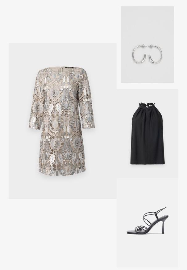 Mustat halterneck-topit, jotka on valmistettu teksturoidusta kankaasta. Ominaisuuksiin kuuluu kerätty pääntie, jossa on säädettävät sidontanauhat. Yksinkertainen muotoilu rennolla istuvuudella. Yksivärinen.; Beige mekko, jossa on monimutkainen hopeinen kukkakuvioinen pitsikangas, kolmanneksi neljäsosaa hihat, pyöreä pääntie ja takana vetoketju. Rakenteellinen suunnittelutieto.; Mustat korkokengät sandaalit, joissa on ohuet hihnat solmittuna, sileä neliön muotoinen varvasosa ja tyylikäs stiletto-korko.; Vaalea harmaa metallinen käsilaukku, jossa on ketjusanka. Laukku on koristeltu pienillä pyöreillä metallikoruilla ja kolmion muotoisella brändilogolla.; Hopeiset korvarenkaat, joissa on sileä ja kiiltävä pinta, kaareva muoto ja piikkikiinnitys. Minimalistinen muotoilu modernilla viimeistelyllä.