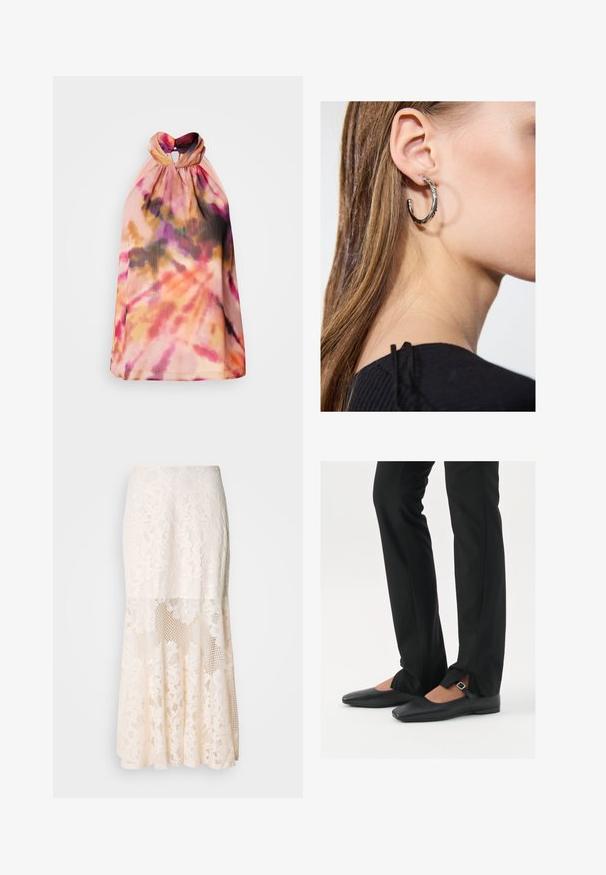 Top s halterem vyrobený z lehké strukturované látky, který má batikovaný vzor v růžových, oranžových a černých odstínech a detail s klíčovou dírkou na zádech.; Květinová krajková midi sukně v krémové barvě; obsahuje vrstvený design s průhlednými částmi, texturovanou krajkou a rozšířeným lemem.; Černé kožené baleríny s špičatou špičkou, páskem se stříbrnou sponou, společně s černými kalhotami s úzkým střihem a rozparky na lemech.; Stříbrný kruhový náušník s lesklým povrchem, zdobený malými zlatými akcenty, v kulatém tvaru, nošený na lalůčku.