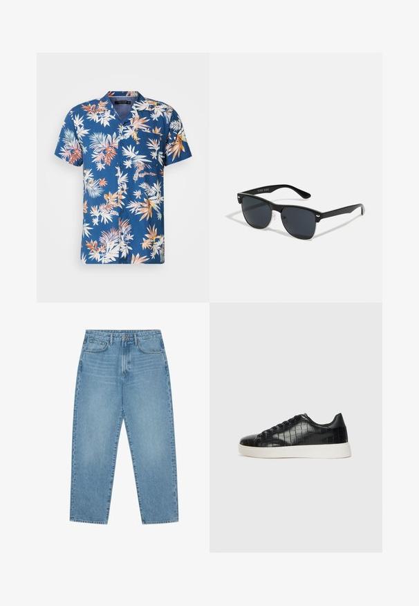 Korte mouw button-up shirt in marineblauw met een meerkleurig tropisch bladenpatroon. Beschikt over één borstzak, lichtgewicht stof en een relaxte pasvorm.; Lichtblauwe denim wijde jeans met een hoge taille, voorzien van vijf zakken, riemlusjes en een zachte, licht vervaagde textuur.; Zwarte sneakers met een gestructureerde leren bovenkant met krokodilpatroon, een ronde neus en een contrasterende witte rubberen zool met een gladde afwerking.; Zwarte zonnebril met een rechthoekige vorm, donkere lenzen, zilveren accenten bij de slapen en een matte afwerking op het montuur.