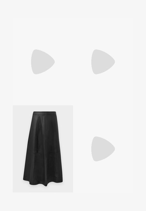 Weißes T-Shirt mit kurzen Ärmeln und Rundhals, das Puffärmel und einen glatten Baumwollstoff aufweist. Schlichtes Design, ohne Muster oder Akzente.; Schwarzer Leder-Midirock mit ausgestellter Silhouette, verfügt über Nahtdetails und eine glatte Textur. Keine sichtbaren Beschläge oder Akzente.; Weißer Laufschuh mit Mesh-Obermaterial, metallisch silbernen Akzenten, grauem Fersenbereich und Gummisohle. Besitzt ein strukturiertes Design und Schnürsenkel.; Schwarze synthetische Handtasche mit geschwungener Form, goldfarbenen Metalldetails und einem dreieckigen Logo. Verfügt über einen Reißverschluss und einen verstellbaren Trageriemen.