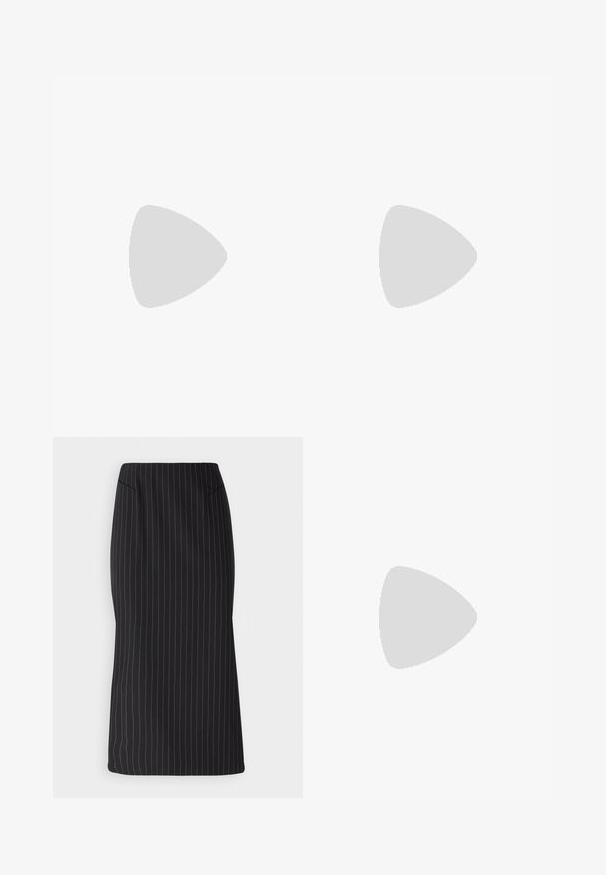 Must musta varrukatega topp, mis esitleb värvilist lillemustrit punases, türkiissinises ja sinises, ning millel on sõlmeline detail vöökohtadel.; Patrizia Pepe GONNA SKIRT - Pliiatsseelik - black stripes; Mustad mustad kingad terava varbaga, valmistatud siledast nahast. Omavad ristsuunalisi rihmasid ja kaunist kuldset mesilase võlu.; Mustad üle suurte mustade prillide, mille küljes on logo, koos sinise ja musta mustriga kõrge kaelusega kampsuniga, millel on nurgelised kujundid ja triibud.; Helehall metallik handbags, millel on kett, kaunistatud väikeste ümmarguste metallist õmblustega ja kolmnurkse brändi logoga.