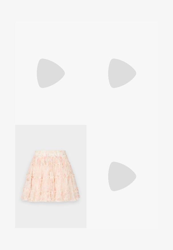 White ribbed tank top featuring a round neckline and narrow shoulder straps. Label on neckline in light purple. Size tag visible.; Needle & Thread DITSY SMOCKED MICRO MINI SKIRT - Mini skirt - moonshine pink; Wedge sandal with a natural jute platform, cream fabric upper, and two layered floral accents; features a thin ankle strap with buckle.; Leopard print handbag made of suede with a short handle, a chain strap, and a black hardware clasp. Rectangular shape with a flap closure.