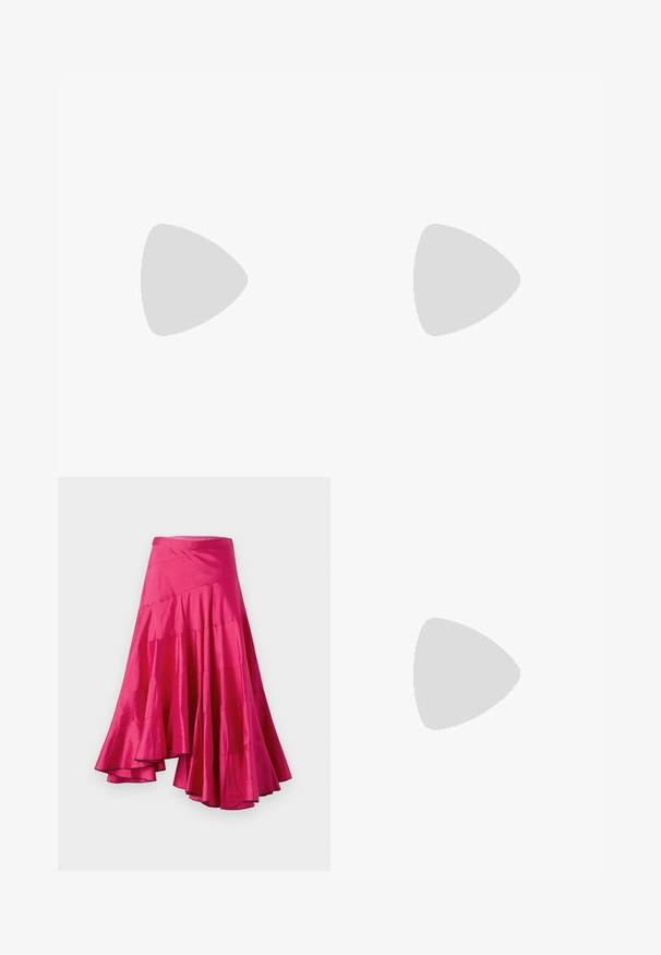 Črna rebrasta kratkotrajna majica s kratkimi rokavi in okroglim izrezom, ki ima kvadratni logotip na prsih. Mehka tekstura in prilegajoča zasnova.; Magenta saten krilo s flared robom, ki ima plastevne panele in asimetrično zasnovo. Ima gladko teksturo in srednjo dolžino.; Črne patentirane čevlje s peto, z usko silhueto in koničastim nosom, z odprtim hrbtom in vitko stiletto peto.; Črna usnjena torbica s ukrivljenim dizajnom, ki vsebuje srebrne žebljičke, zaponko in dve stranski žepki. Nastavljiv trak za različne možnosti nošenja.