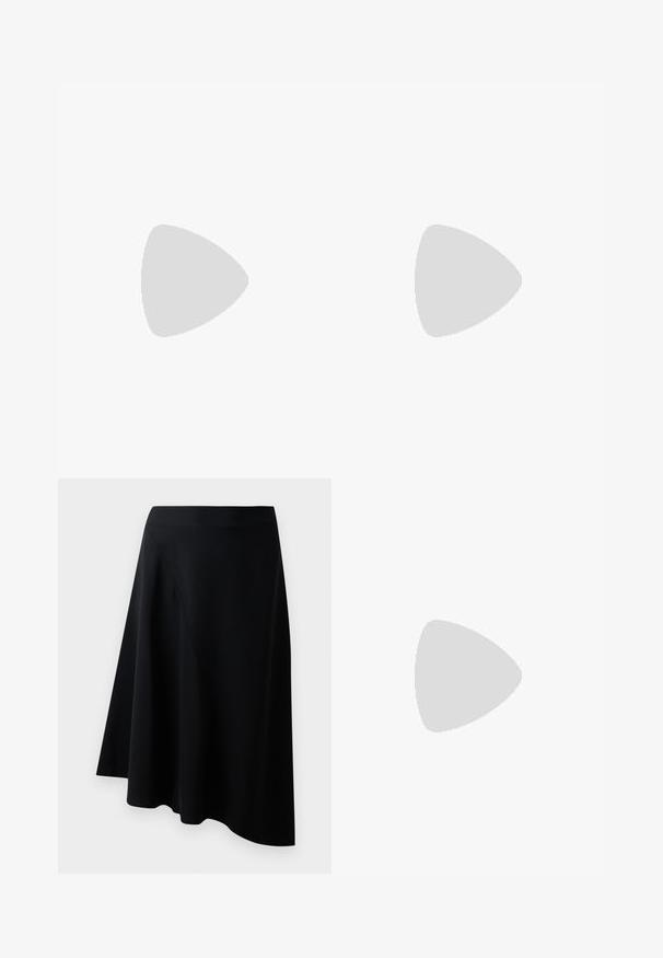 Lichtbeige t-shirt met korte mouwen en een ronde hals. Gladde katoenstof, slim fit en een klein logo detail nabij de zoom.; Zwarte A-lijn rok van soepel materiaal, met een diagonale naaddetail en een vloeiende uitstraling die subtiel valt bij de zoom.; Zwarte gepatineerde leren hoge hak muiltjes met een spitse neus en een slanke silhouet, met een open achterkant en een slanke stilettohak.; HUGO KREIT ECLIPSE EARRINGS - Oorbellen - gold-coloured