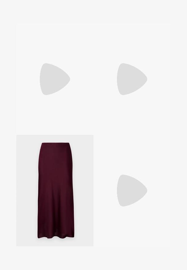 Svart, kortermet topp med et løst, åpent vevmønster. Rund hals med teksturert finish rundt kantene. Pustende materiale.; Burgunderfarget sateng midi-skjørt med en subtil glans, med rett snitt og flytende design, egnet for ulike anledninger.; Svart lær slingback sko med spiss tå og smal, buet hæl. Har en diskret justerbar rem med en metallspenne.; Veske med slangeskinnmønster og krummet håndtak. Laget av teksturerte, beige og brune materialer, med et særegent diamantmønster.