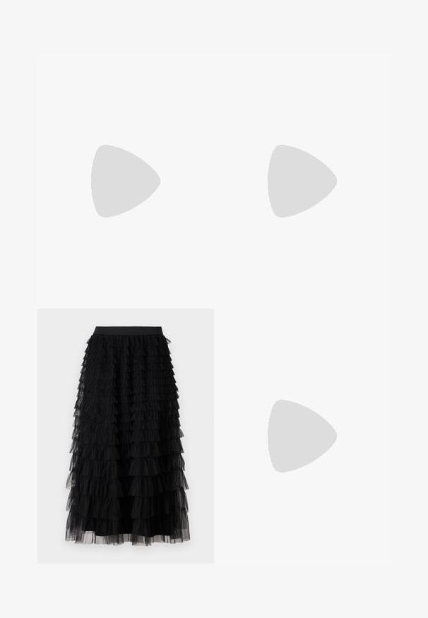 Krāsota pelēkā audumā ar melnu lapu rakstu, īsām piedurknēm un augstu apkakli. Piedurknes ir gatherējamas, radot teksturētu dizainu.; Vero Moda VMNAJA RUFFLE SKIRT - Maksi svārki - black; Melni ādas potītēm zābaki ar apļveida purngalu, auklām priekšpusē un biezu gumijas zoli ar teksturētu protektoru. Velkšanas cilpa aizmugurē.; Melnas ādas saķeres soma ar atloku un zelta metāla sprādzi. Ietver melnu siksnu un elegantu, minimālistisku dizainu.