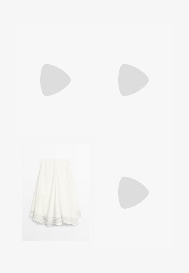 Haut style halter bleu marine en tissu doux et extensible. Présente un décolleté en V profond et une silhouette ajustée avec une texture lisse.; Jupe midi blanche avec un ourlet évasé, ornée de fines rayures horizontales noires et d'une fermeture éclair à l'arrière.; Ballerines en daim marron clair, à bout rond, avec un nœud décoratif et une semelle basse et plate avec un point de couture le long du bord.; Lunettes de soleil en écaille marron avec des verres ovales et une teinte gris foncé. Présente un accent en ton doré sur les branches. Texture en plastique lisse.