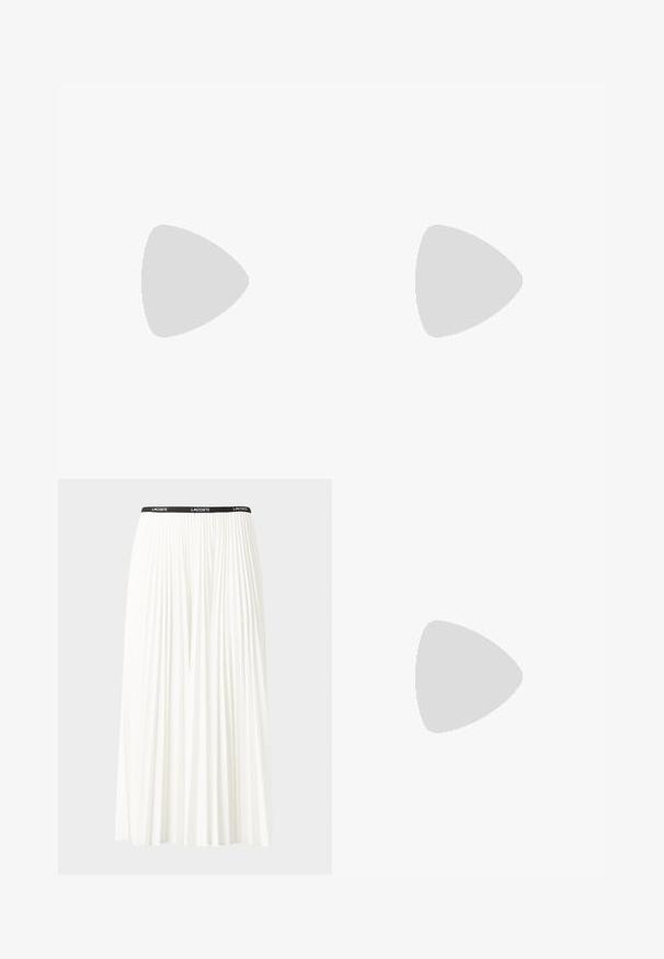 Melnā T-kreklā ar kvadrātveida kakla izgriezumu, īsām piedurknēm un baltu apdari. Apakšējā kreisajā stūrī ir "KARL LAGERFELD JEANS" logo.; Gari plānas baltas svārku ar melnu elastīgu jostu, uz kuras redzams "LACOSTE" logo. Vidēja garuma dizains ar mīkstu tekstūru.; Baltas ādas sporta apavi ar biezu balto zoli, melna zamša uzpura un izspiestais logotips sānos. Šņorējuma dizains ar sešiem acu caurumiem.; Melni pārmēru saulesbrilles ar ģeometrisku formu, kas aprīkotas ar tumšiem stikliem un kontrastējošu pelēku akcentu uz rāmja. Logo uz kājas.