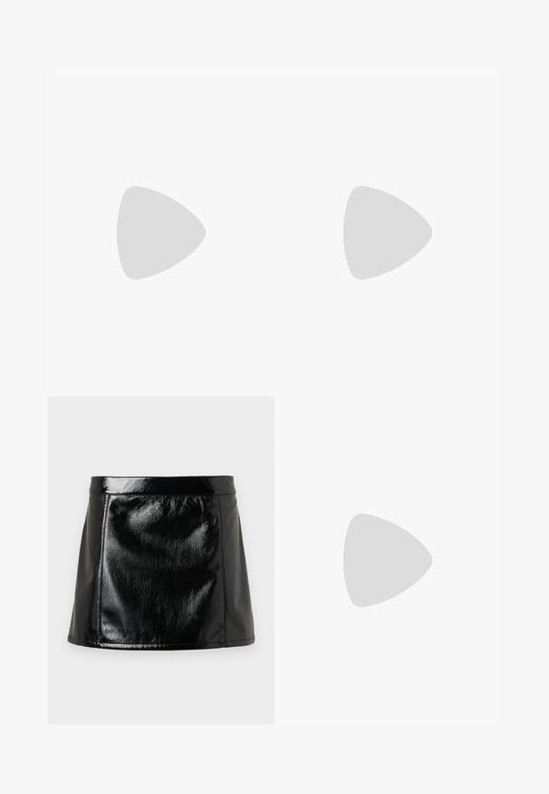 Beež korsett ülaosa, millel on struktureeritud tassid, reguleeritavad rihmad ja vertikaalsed õmblused. Sile kangast tekstuur ja kehasse sobiv siluett.; Mustmust nahkmini seelik läikiva viimistlusega, mis on varustatud sobiva vöökoht, sirge lõige ja minimaalsed õmblused, et saavutada stiilne välimus.; Mustast nahast kassikontsaga king, millel on terava kujuga hõbedane nina ja topeltsõlmedega rihmad, valgel taustal.; Must musta kott, millel on tekstureeritud pind, kahekordsed käepidemed ja esiküljel reljeefne "RL" logo. Ristkülikukujuline kuju, minimalistik disain.