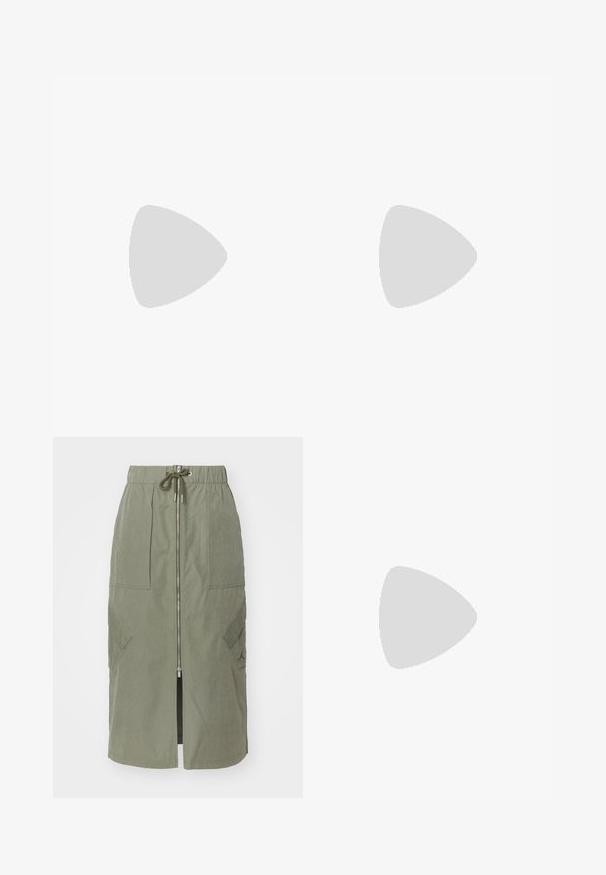 Beige bomulds t-shirt med afslappet pasform, rund hals, korte ærmer og et lille firkantet logo patch på venstre brystområde.; Oliven grøn midi-skjørt lavet af letvægtsstof, med en front lynlås, elastisk talje og store sidelommer med vinkelformede klapper.; Hvide kanvas sneakers med lavt skaft, gummisål, rund tå, snørelukning og læderstribe på siden.; Sølvøreringe med en snoet design, der har en poleret finish og en post-back lukning. Måler cirka 3 cm i diameter.