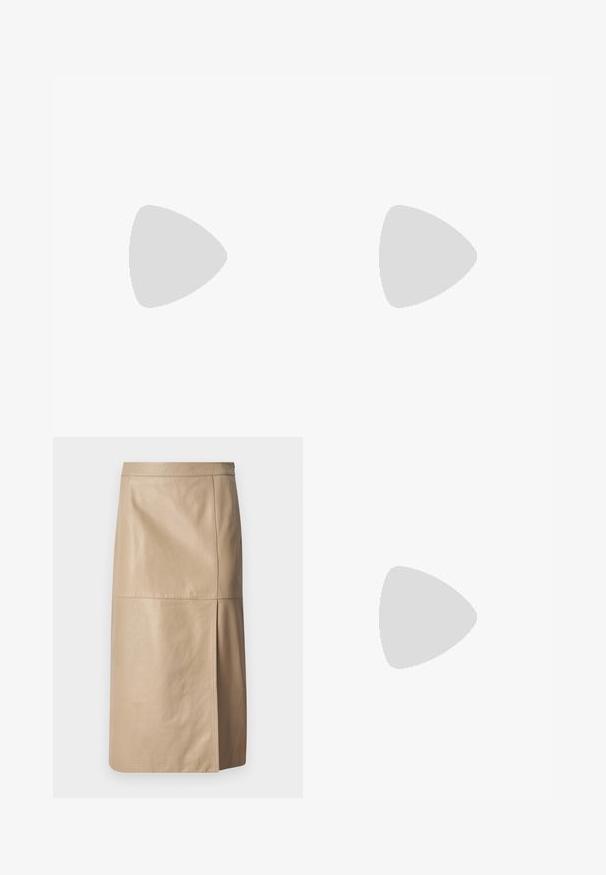 Langärmliges Oberteil aus metallischem Netz mit rundem Halsausschnitt, in schimmerndem Silber und mit figurnaher Silhouette.; Beige Lederrock mit glatter Textur, knielangem Design und sichtbaren Nahtdetails. Sauberer Schnitt mit einem dezenten Glanz.; Schwarzer Leder-Slingback-Schuh mit spitz zulaufender Zehenpartie, dekorativen Riemen mit METALLÖSEN und niedrigem Blockabsatz. Strukturelle Oberfläche.; Braune Leder-Schultertasche mit geschwungener Form, glatter Textur und einem einzelnen dünnen Trageriemen. Verfügt über eine dezente Naht und ein kleines Logodetail.