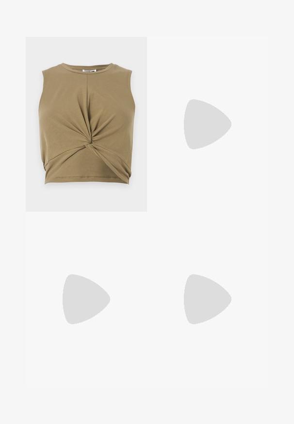 Χακί αμάνικο crop top φτιαγμένο από μαλακό ύφασμα, με σχεδίαση στριφτού μπροστά και στρογγυλή λαιμόκοψη για εφαρμοστή σιλουέτα.; Πράσινη, μεσαίου μήκους φούστα από μαλακό ύφασμα �με ελαστική ζώνη και ρυθμιζόμενο κορδόνι. Έχει λεία υφή και απλό σχέδιο.; Μπεζ δερμάτινη εσπαντρίγια με διασταυρούμενες λουρίδες, χαμηλό τακούνι και μαύρες λεπτομέρειες. Λείο υλικό και μινιμαλιστικός σχεδιασμός.; Λευκή συνθετική τσάντα σε τριγωνικό σχήμα, με επίπεδη μπροστινή καπάκι και λεπτομέρεια φιόγκου, ρυθμιζόμενο λουράκι, απαλή υφή και μινιμαλιστικό σχέδιο.