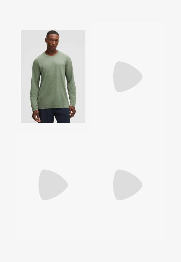 Camicia a maniche lunghe di colore verde tenue con un motivo testurizzato, scollatura rotonda e maniche raglan, realizzata in tessuto morbido e leggero.; Camicetta a maniche corte in tessuto bianco con un design a gradiente di tonalità rosa pallido e una stampa di un paesaggio marino nella parte inferiore. Chiusura con bottoni.; PULL&BEAR MEGA BAGGY - Jeans baggy - light grey; Sneaker azzurro chiaro e marrone con una tomaia in rete texturizzata, design stratificato, dettagli riflettenti e una suola intermedia cremosa imbottita.