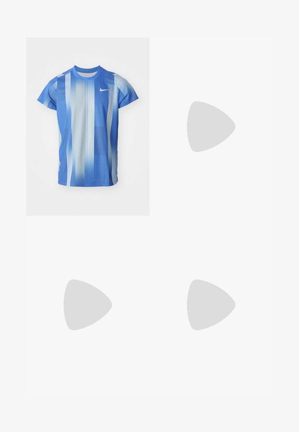 T-shirt de manga curta da Nike em tons de azul degradê, com um padrão de grelha e design de gola circular. Feito de tecido leve e respirável.; Calções de desporto azul claro com um cós elástico, dois bolsos laterais e um pequeno logótipo branco na parte inferior frontal direita. Textura suave.; Ténis desportivos com um cabedal de malha e sintético azul-marinho, detalhes em laranja e azul, lados texturizados e uma sola de borracha branca.; Óculos de sol com uma armação branca, detalhes cinzas e lentes espelhadas azuis. Design desportivo, forma envolvente e almofadas do nariz ajustáveis.