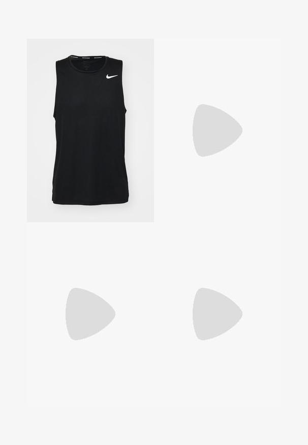 Zwart, mouwloos sport tanktop van gladde stof. Heeft een wit Nike-logo aan de bovenlinkerkant. Ronde halslijn met een tagloze ontwerpen.; Zwarte sportshorts met een mesh zijpaneel en een elastische tailleband. Logo in het wit aan de onderkant van de voorkant. Lichtgewicht stof.; Grijze sportieve schoen met een bovenwerk van mesh, HOKA-merk, gevoerde tussenzool en rubberen loopzool. Heeft een gebogen ontwerp en gestructureerde details.; Zonnebril met een wit frame, grijze accenten en blauwe spiegelglazen. Sportief ontwerp, omhulde vorm en verstelbare neuspads.
