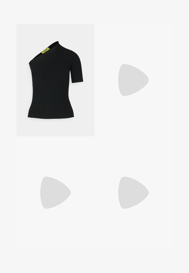AERON SHORT SLEEVED - Print T-shirt - black; Black wide-leg trousers made from smooth fabric, featuring a high waist, pleats, and a logo at the back. Clean, tailored design with no patterns.; White slingback sandals with a slight heel, thin straps, and a smooth leather texture; features a small decorative buckle.; Quilted beige leather handbag with gold hardware, chain strap, and a top handle. Features a front flap and signature logo detail.