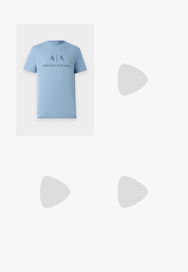 Tricou din bumbac de culoare albastru deschis, cu mâneci scurte și decolteu rotund. Pe față se află un logo imprimat de culoare închisă „A|X ARMANI EXCHANGE.”; Jeans din denim gri cu croială dreaptă, având cinci buzunare, închidere frontală cu buton și cusături ușor contrastante.; Sneaker alb cu accente din suede, vârf rotund, șireturi plate și o talpă din cauciuc crem. Are un logo verde pe călcâie.; Ochelari de soare negri rotunzi cu lentile întunecate și brațe metalice subțiri. Include vârfuri transparente pentru brate și accente argintii la balama. Design minimalist.