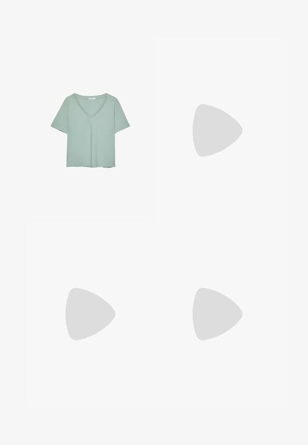 Stradivarius REGULAR FIT  - Basic T-shirt - light green; Olive green wide-leg trousers with front pleats, made of lightweight fabric. Features a flat waistband and a smooth texture.; Pointed-toe, cream-colored pump with a block heel. Features a thin ankle strap with a round buckle and a smooth leather texture.; Tortoiseshell sunglasses with a rounded, chunky frame and brown lenses. Features subtle patterns and straight, tapered arms.; Beige leather crossbody bag with a bow detail, gold hardware, and a single adjustable strap, worn over a green quilted jacket.