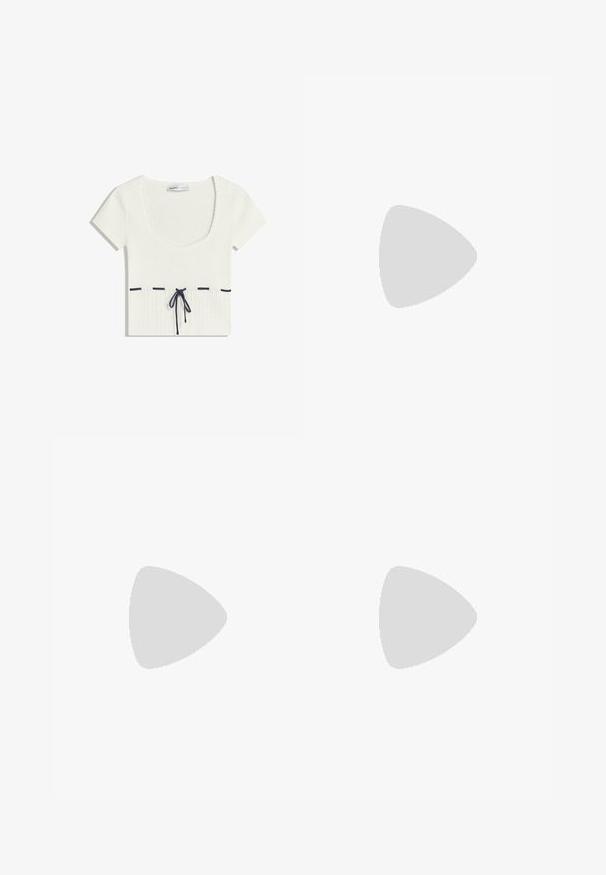 Bela pletena majica s okruglim izrezom i kratkim rukavima. Ima tamnoplave detalje svezanja u struku i horizontalne naglasne linije.; Modre in roza prugaste kratke hlače s raztegljivim pasom, lahkotno tkanino in nabranimi detajli za dodatno prostornino. Klasična ravna oblika.; Bela natikača s teksturirano podplatom, koja ima tanke trakice i ravni dizajn. Napravljena od gume s suptilnim logotipom na ulošku.; Črna usnjena torbica s strukturirano zasnovo, zgornjim ročajem in detajli z resicami. Ima odstranljiv ramenski trak za vsestranskost.; Zlate obročaste uhane odlikuje gladka, zaobljena zasnova s poliranim zaključkom. Imajo zaponko s tečajem za enostavno nošenje.