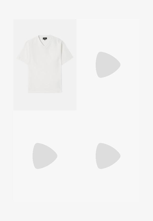 T-shirt blanc à manches courtes en V, fabriqué à partir d'un tissu texturé avec un motif subtil. Doté d'un petit logo sur la poitrine.; Shorts bleu marine en tissu lisse avec une coupe plate, des passants de ceinture et des poches latérales ; ourlets à bords droits pour une finition soignée.; Baskets blanches avec une tige en cuir lisse, un bout arrondi et une épaisse semelle en caoutchouc. Présentent des coutures minimales et un détail logo subtil sur le côté.; Sac à bandoulière en nylon noir avec une sangle contrastante, une forme rectangulaire élégante, un détail de logo et une poche zippée à l'avant.