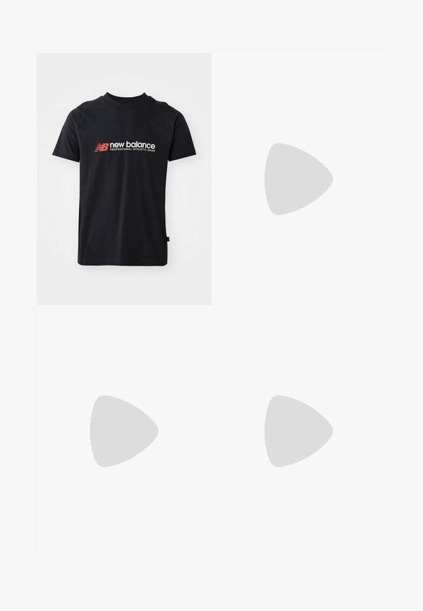 Schwarzes Baumwoll-T-Shirt mit kurzen Ärmeln und rundem Ausschnitt, ausgestattet mit dem "New Balance"-Logo in Rot und Weiß sowie dem Text "PROFESSIONAL ATHLETIC GEAR".; DC Shoes FUNKTIONELLE - Snowboard-Hosen - kvj0 black; Schwarze Sport-Sneaker mit glänzenden und Netztexturen, ausgestattet mit einer dicken Sohle und Schnürsenkeln, kombiniert mit lässigen, olivgrünen Cargo-Hosen.; Blautonige Wraparound-Sonnenbrillen mit sportlichem Design, die auf einem strukturierten schwarzen Etui mit metallischem Logoakzent ruhen.