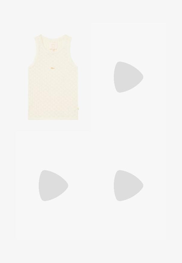 Débardeur de couleur crème avec une texture côtelée et de petits motifs en forme de diamant. Il a un encolure arrondie et un logo doré discret.; Pantalons en coton beige au design droit, avec deux poches avant et deux accents zippés. Quincaillerie en ton doré.; Chaussure en daim beige avec un design à lacets, des détails cousus et une semelle en caoutchouc. La forme est décontractée avec un léger talon compensé.; Lunettes de soleil Wayfarer avec monture en plastique écaille noire, verres verts et logo Ray-Ban argenté sur la branche.