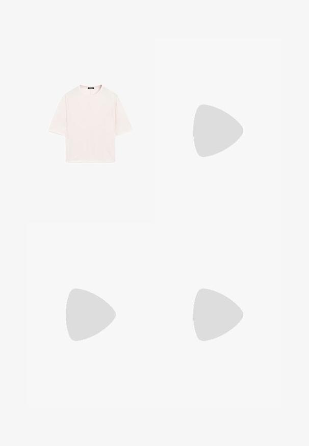 Short-sleeve, crew-neck t-shirt in soft light pink fabric. Loose fit with straight hem and no visible patterns or embellishments.; Dark green wide-leg jeans made of cotton blend, featuring a front button closure, five pockets, and classic denim stitching.; Beige leather pointed-toe pump with a small heel, featuring a decorative strap and buckle across the vamp. Smooth texture, sleek design.; Brown suede tote bag with long handles, interior black lining, magnetic button closure, and embossed logo. Soft texture and minimal design.